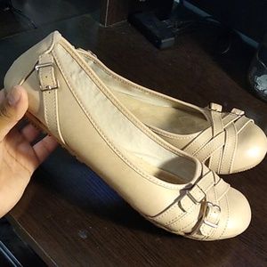 Women's Beige Flats